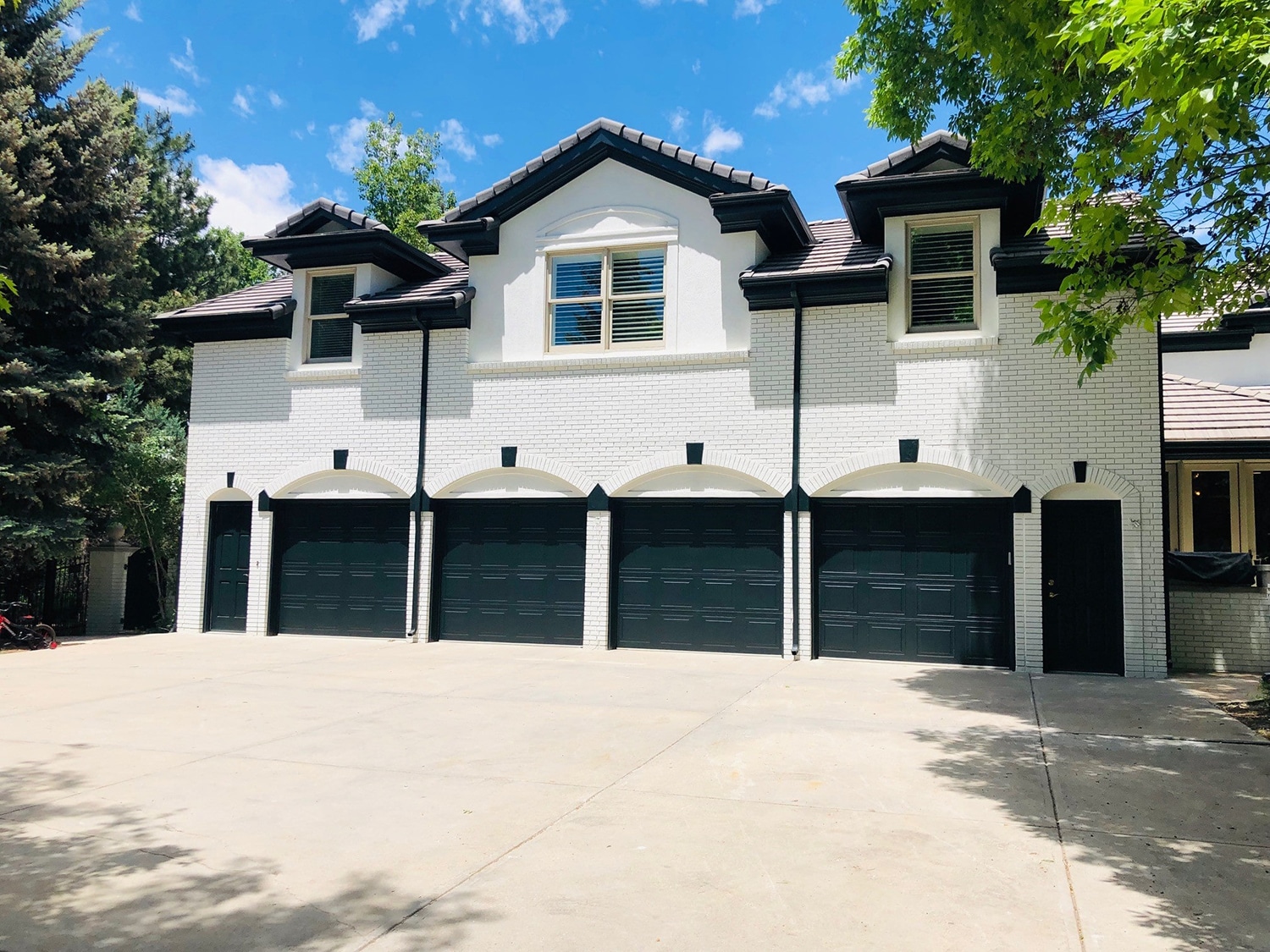 exterior_b&w_brick_garage-min Exterior painting company in Colorado